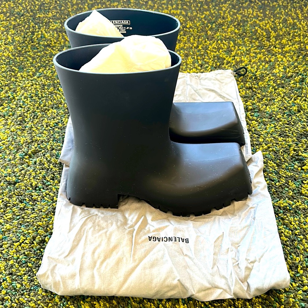 Balenciaga - Trooper Rubber Boot!